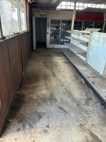 More Photos Of 1115 E Scott Ave, Wichita Falls Flex For Sale