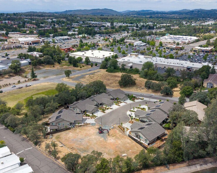 More Photos Of 2727 Commons Pl, Auburn Apartments For Sale