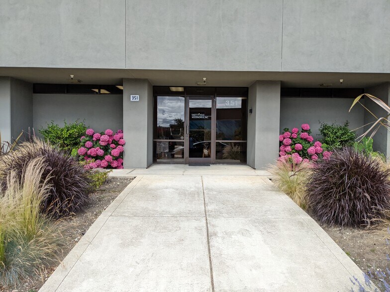 More Photos Of 351 Demeter St, East Palo Alto Warehouse For Lease