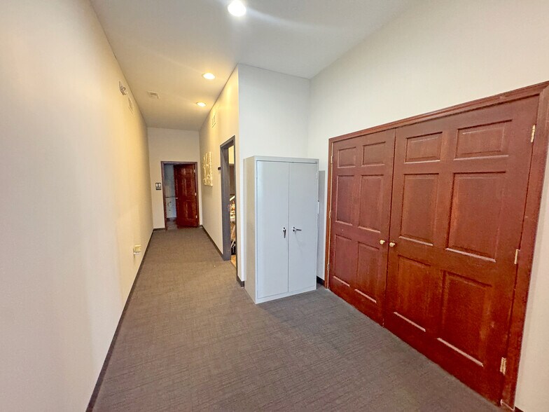 More Photos Of 5400 N Illinois St, Fairview Heights Medical For Lease