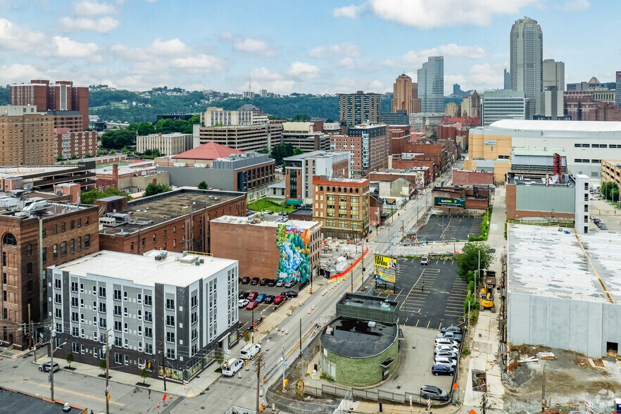 More Photos Of 1450 5th Ave, Pittsburgh Apartments For Lease