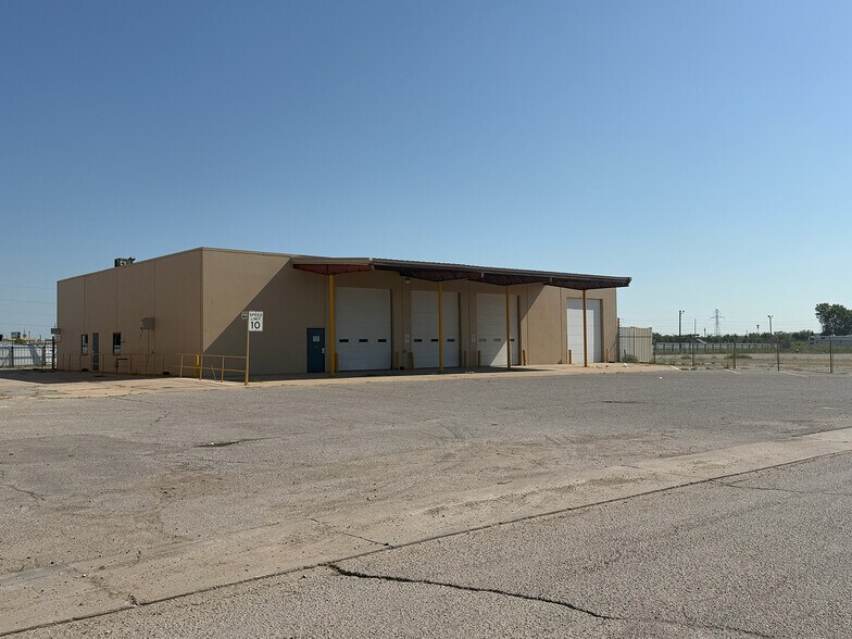 More Photos Of 5801 SW 11th St, Oklahoma City Service For Lease