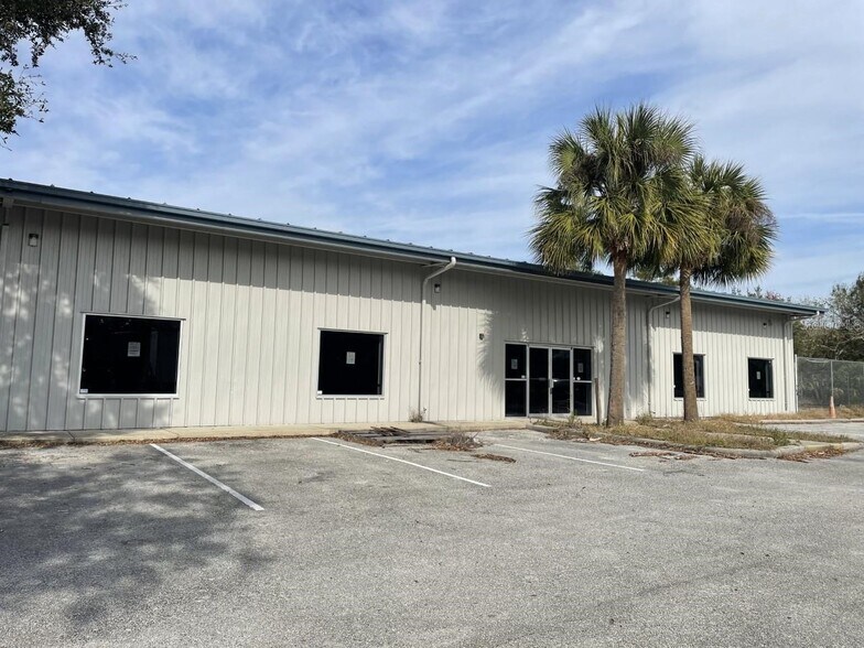 More Photos Of 1100 Americana Blvd, Sanford Warehouse For Sale