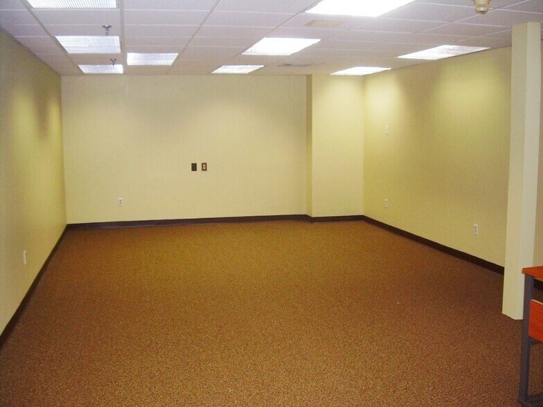 More Photos Of 8600 Sheridan Dr, Buffalo Office Residential For Sale