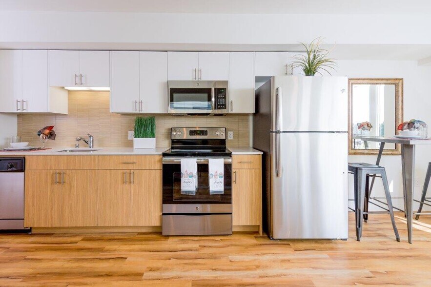 More Photos Of 7016 15th Ave NW, Seattle Apartments For Lease