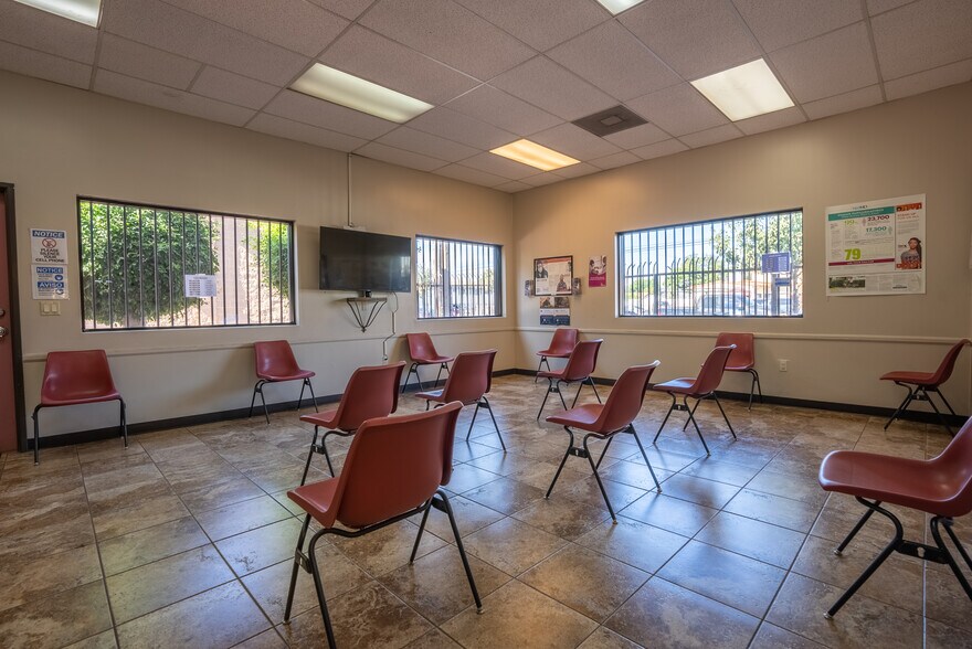 More Photos Of 4946 Florence Ave, Bell Medical For Sale