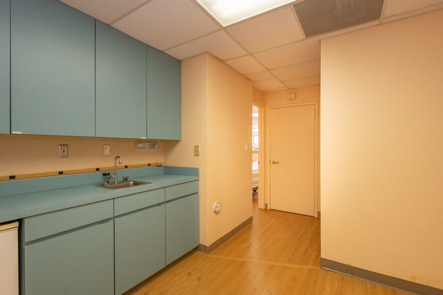 More Photos Of 622 Georges Rd, North Brunswick Medical For Sale