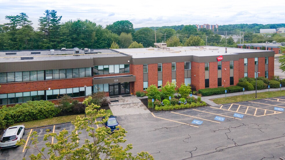 More Photos Of 123 Darling Ave, South Portland Office For Lease