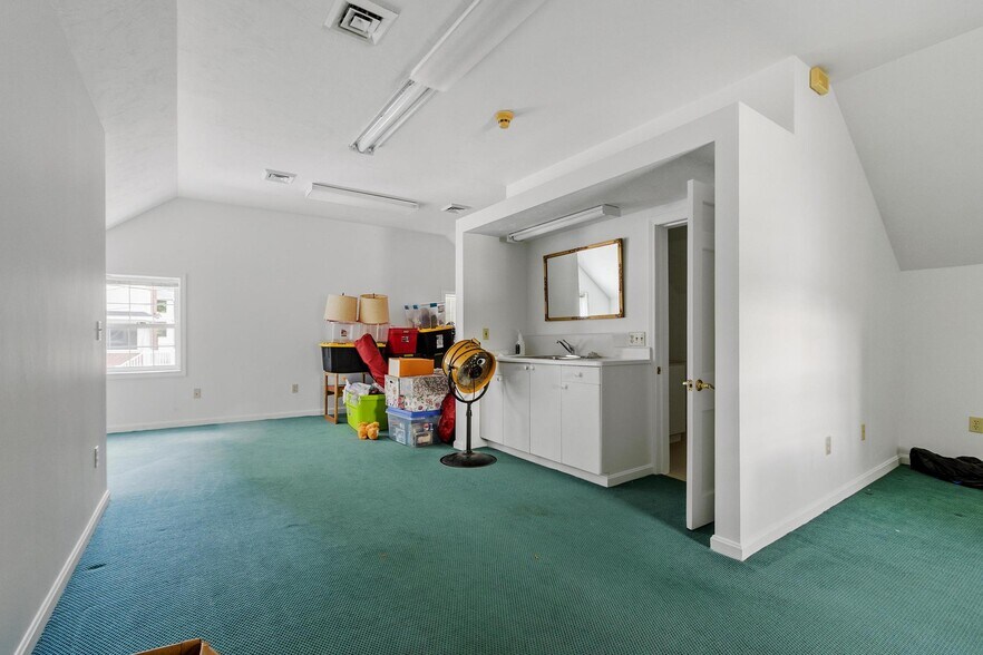 More Photos Of 77 Merriam Ave, Leominster Office For Sale