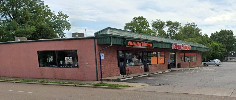Primary Photo Of 1609 W Main St, Belleville General Retail For Lease