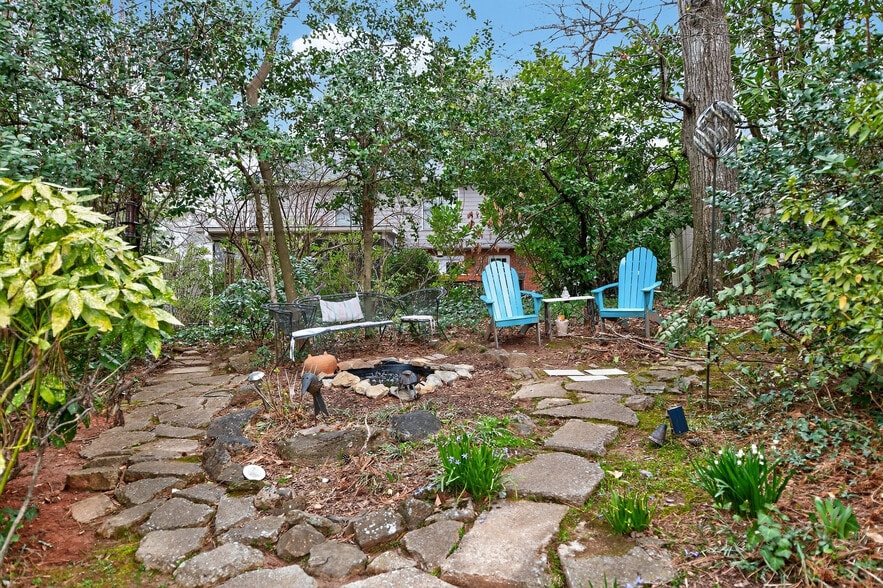 More Photos Of 827 Pinetree Dr, Decatur Apartments For Sale