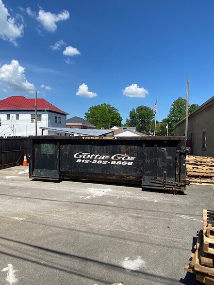 More Photos Of 400-402 E Market St, New Albany Industrial For Sale