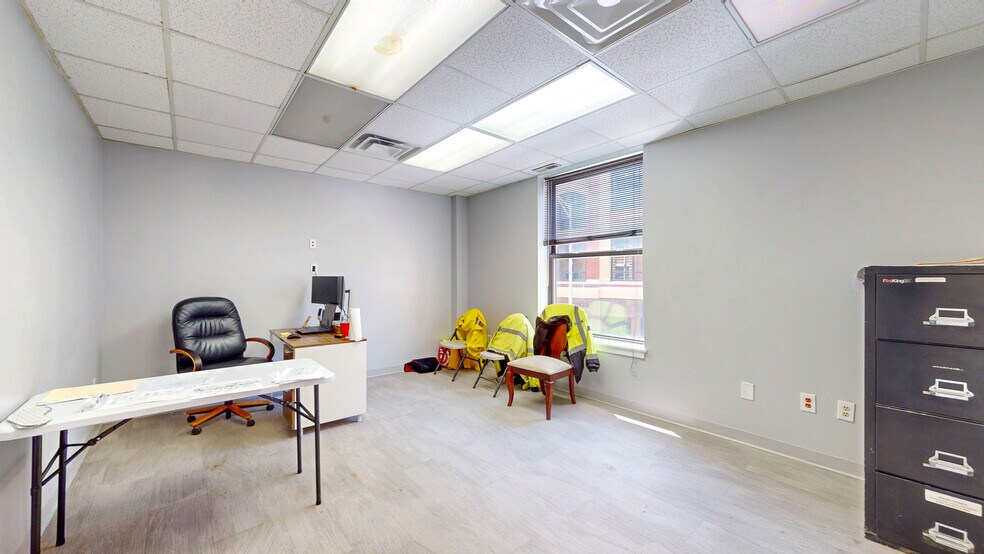 More Photos Of 68 Center St, Waterbury Storefront Retail Residential For Sale