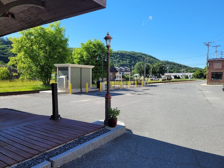 More Photos Of 26 Depot Ave, Windsor Restaurant For Sale