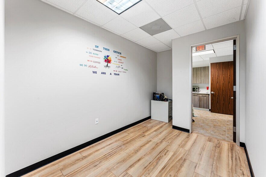 More Photos Of 6319 Cypresswood Dr, Spring Medical For Lease