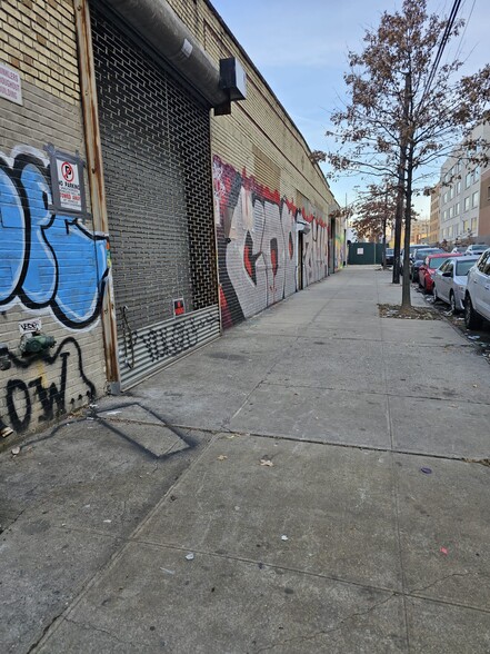 Primary Photo Of 1529 Boone Ave, Bronx Industrial For Sale