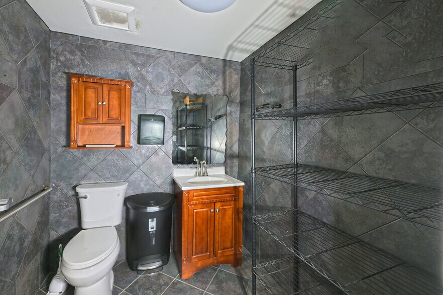 More Photos Of 5210 Lewis Rd, Agoura Hills Light Distribution For Sale
