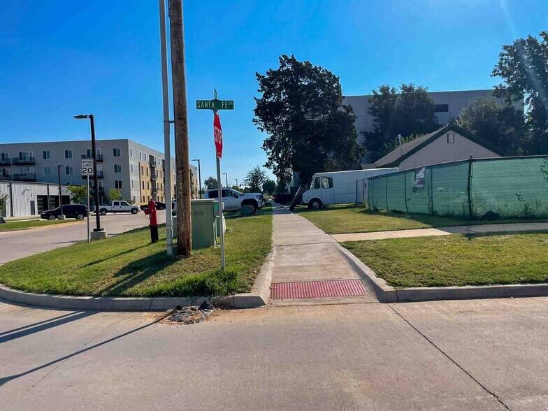 More Photos Of 126 W Main St, Edmond Freestanding For Sale