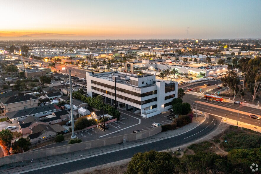 More Photos Of 5155 W Rosecrans Ave, Hawthorne Loft Creative Space For Sale