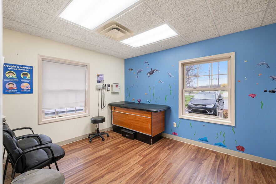 More Photos Of 1063 W Hill Rd, Flint Medical For Sale