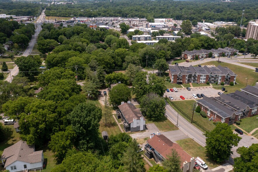 More Photos Of 200-208 E Palestine Ave, Madison Apartments For Sale