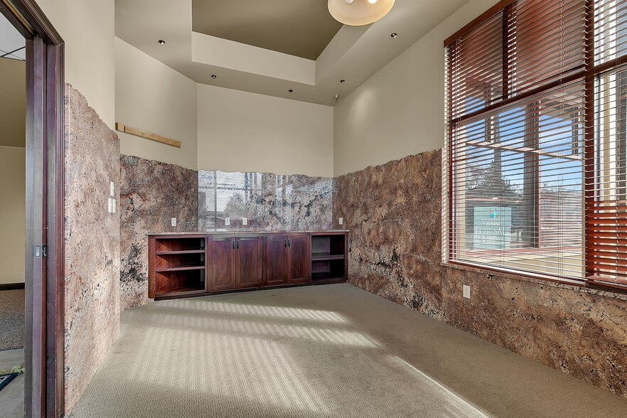 More Photos Of 15 E Minnesota St, Saint Joseph Apartments For Sale