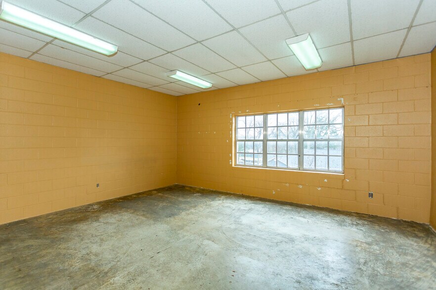 More Photos Of 2001 Avenue Z, Birmingham Religious Facility For Sale