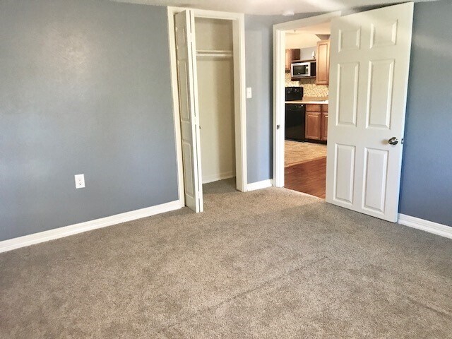 More Photos Of 7648 Broadview Dr, Houston Apartments For Sale