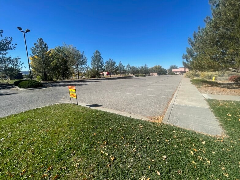 More Photos Of 2700 Farmington Ave, Farmington Office For Sale