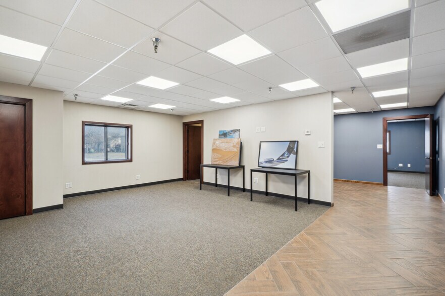 More Photos Of 410 Rath St, Waterloo Industrial For Lease