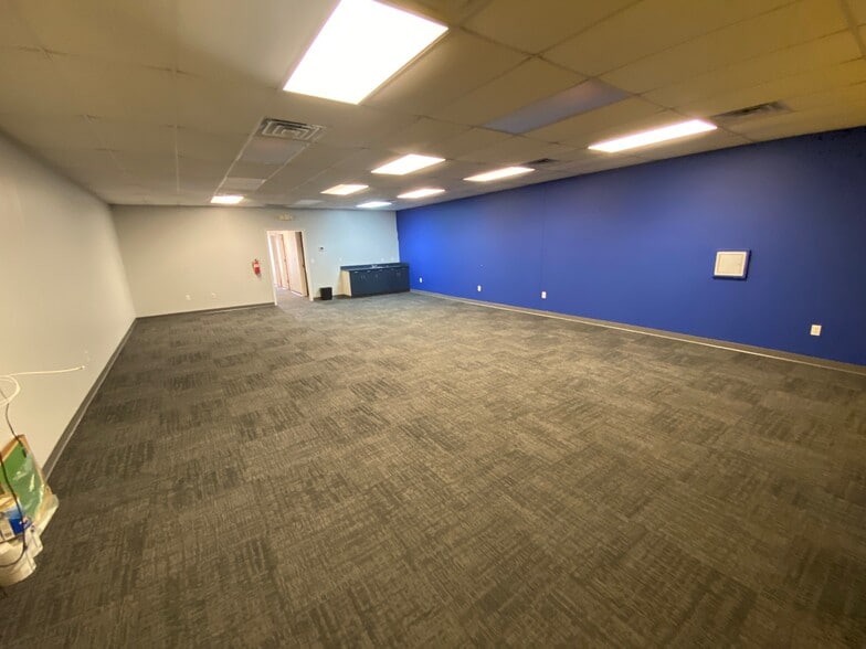 More Photos Of 1954 E Main St, Albemarle Showroom For Lease