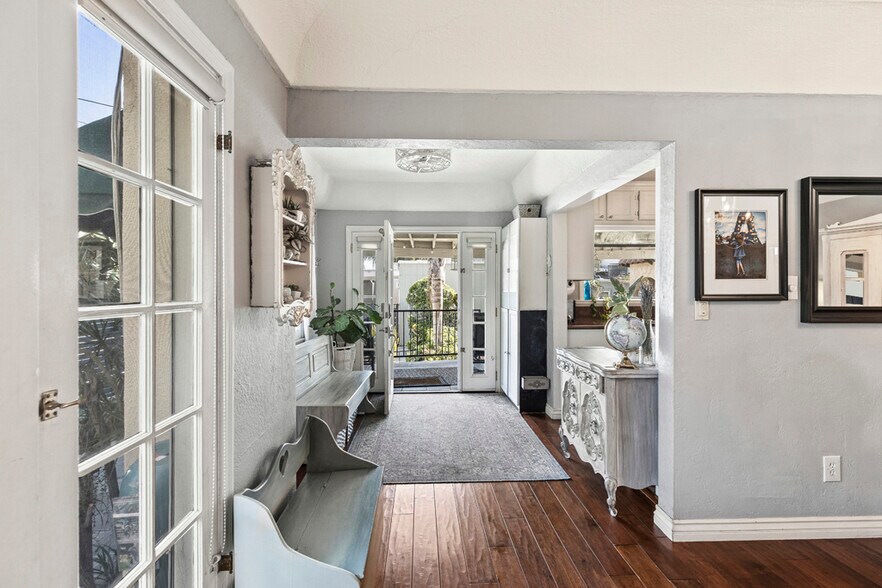 More Photos Of 906 E Commonwealth Ave, Fullerton Storefront For Sale