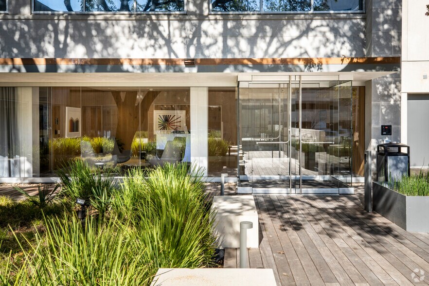 More Photos Of 316 W 12th St, Austin Office For Lease