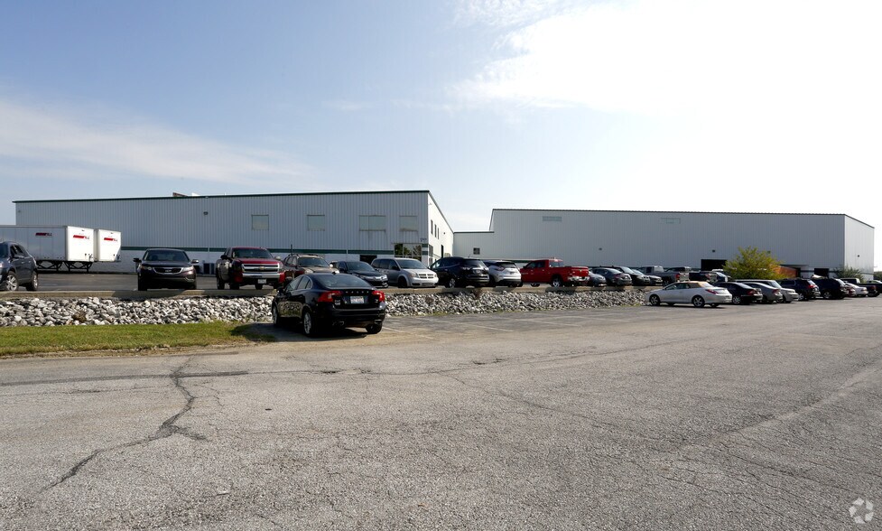 More Photos Of 5343 Commerce Square Dr, Indianapolis Warehouse For Sale