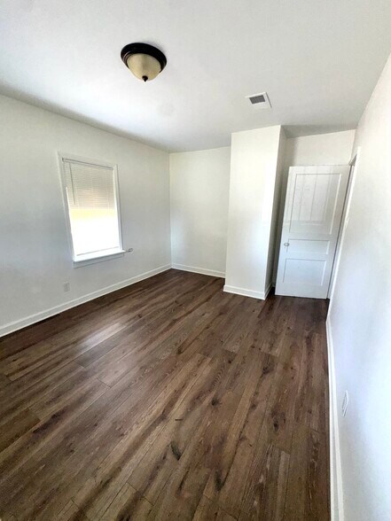 More Photos Of 3612 Park Ave, Memphis General Retail For Sale