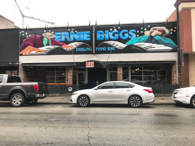 Primary Photo Of 312 South Ave, Springfield Bar For Lease