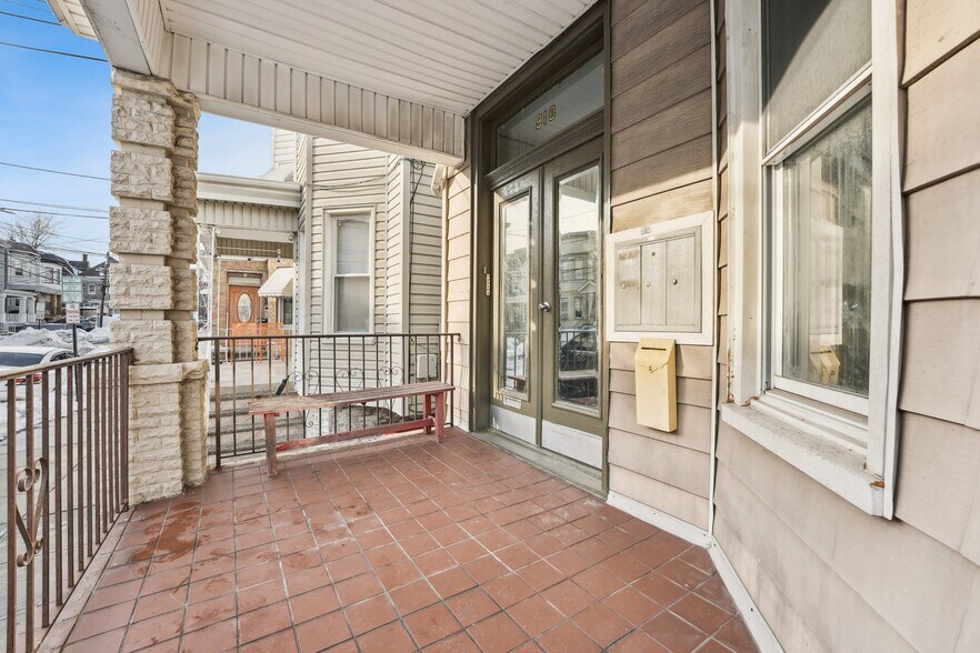 More Photos Of 910 19th St, Union City Multifamily For Sale