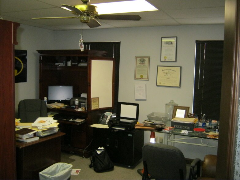 More Photos Of 922 Oak St, Kansas City Office For Sale