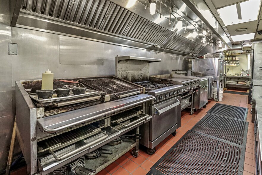 More Photos Of 419 N Railroad St, Eagle River Restaurant For Sale