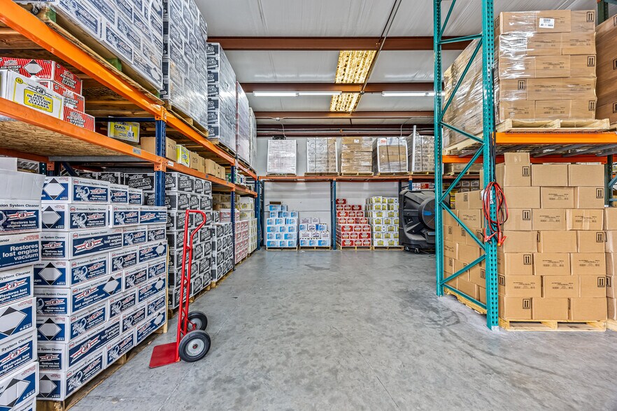 More Photos Of 3195 New York Ave, Melbourne Warehouse For Lease