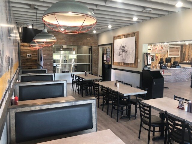 More Photos Of 316 W 6th St, Junction City Restaurant For Sale