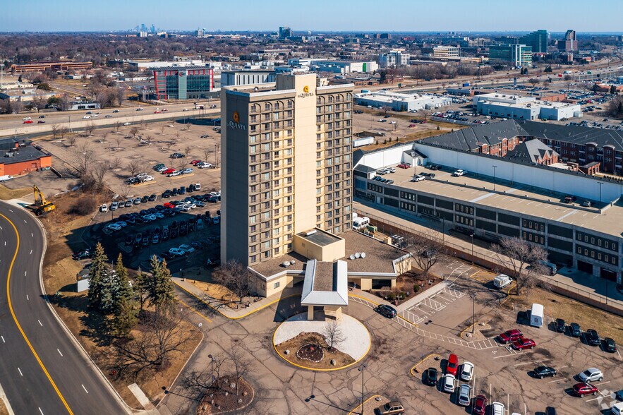 More Photos Of 5151 W American Blvd, Bloomington Hotel For Sale