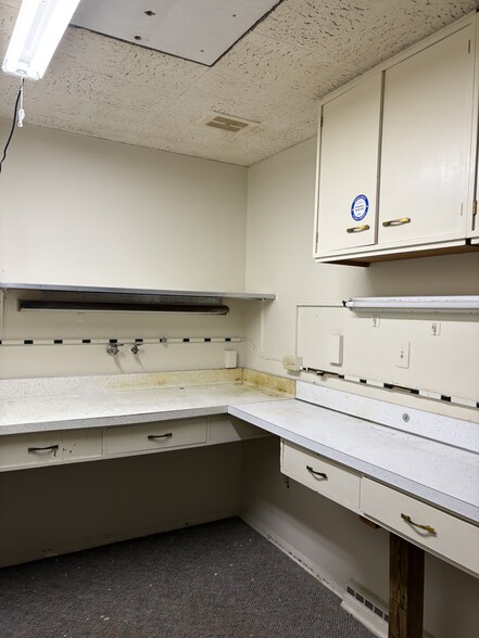 More Photos Of 2017 Sunset Blvd, Steubenville Office For Lease