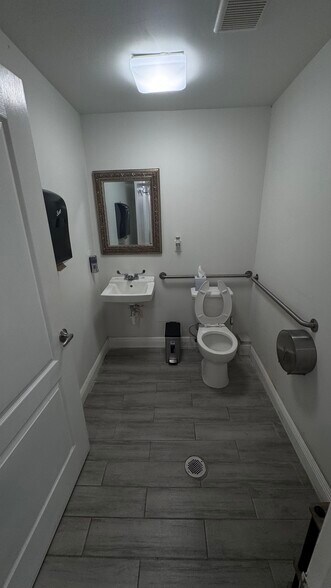 More Photos Of 2600-2614 SW 8th St, Miami Apartments For Lease