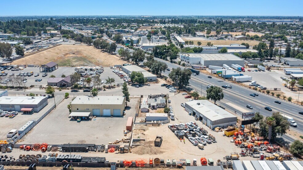 More Photos Of 1742 W Pine Ave, Fresno Industrial For Lease