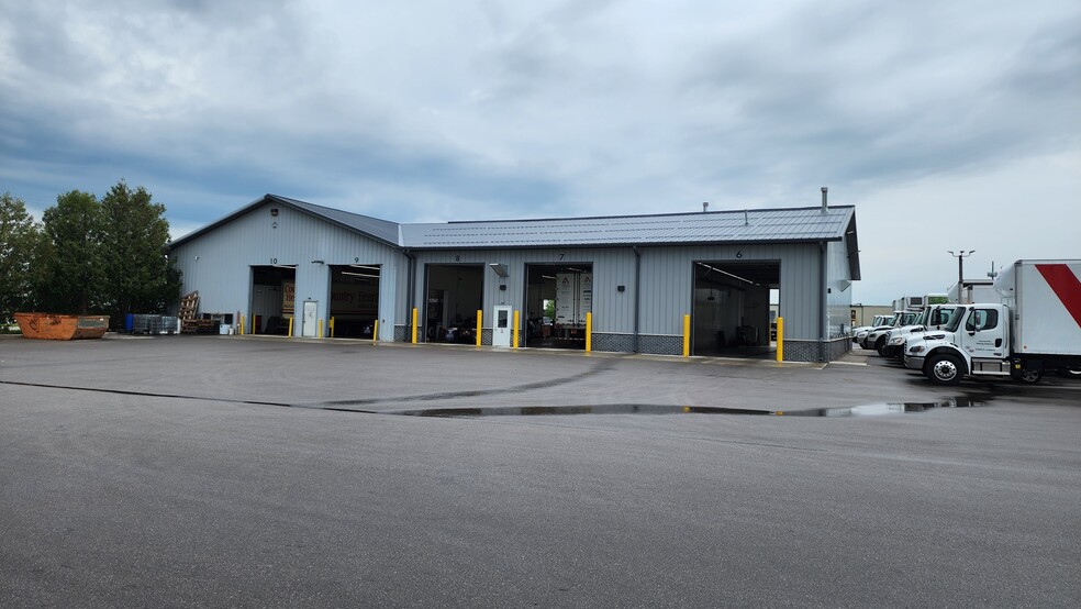 More Photos Of 3070 Commodity Ln, Green Bay Truck Terminal For Sale