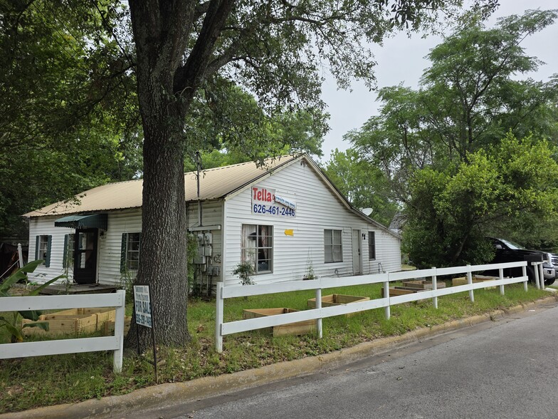 More Photos Of 2020 Avenue L 1/2, Huntsville Apartments For Sale