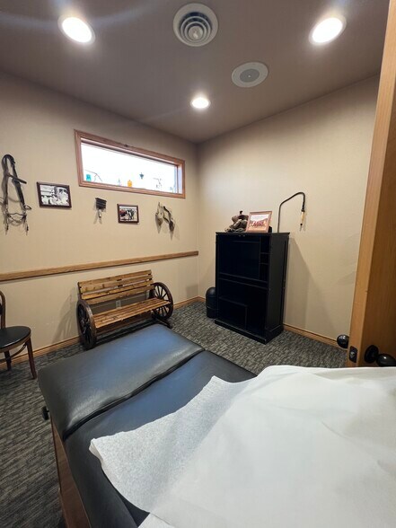 More Photos Of 77 Adcock Dr, Alamosa Healthcare For Sale