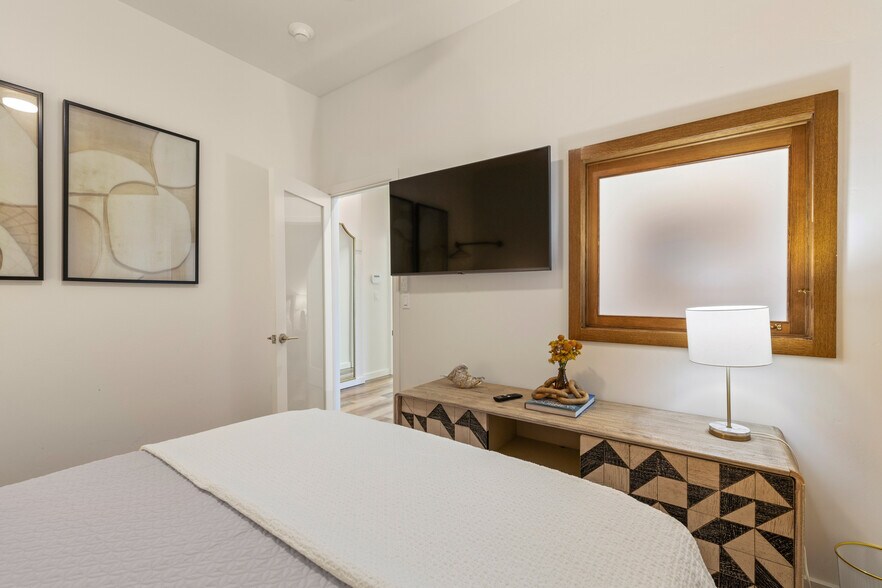 More Photos Of 302 N Main St, Lakeport Storefront For Sale