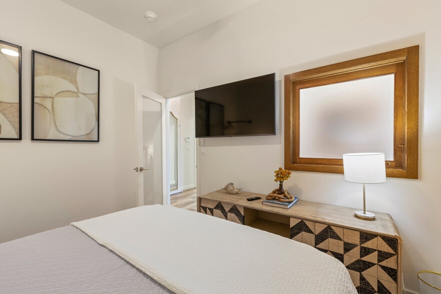 More Photos Of 302 N Main St, Lakeport Storefront For Sale